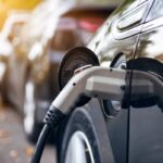 qualenergia-it-mercato-auto-2024-una-cinque-elettrica