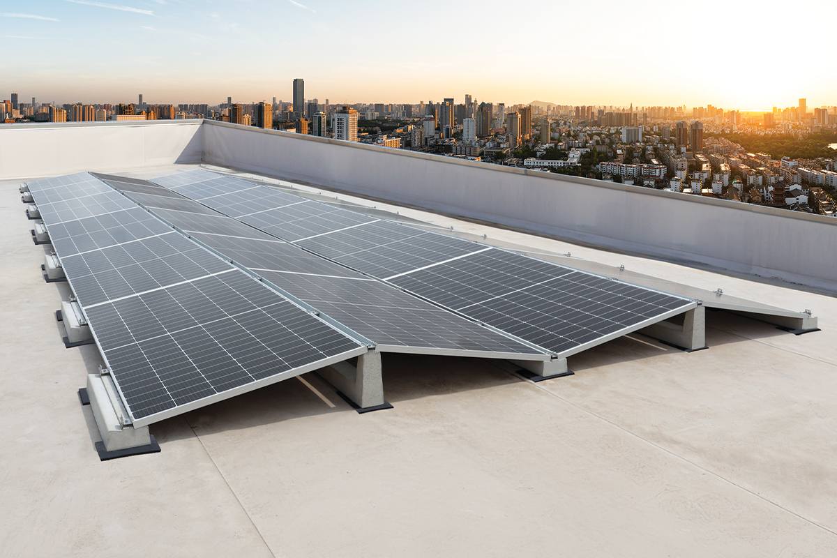 Sun Ballast: a Intersolar la nuova generazione di zavorre per il fotovoltaico Est-Ovest