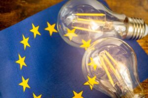 qualenergia-it-risparmi-paesi-ue-mix-energetico-rinnovabili-analisi-crea-ok