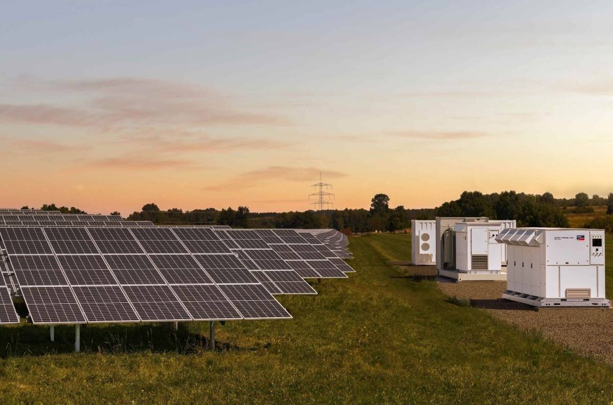 SMA: soluzione ibrida per fotovoltaico con accumulo e funzionalità grid forming