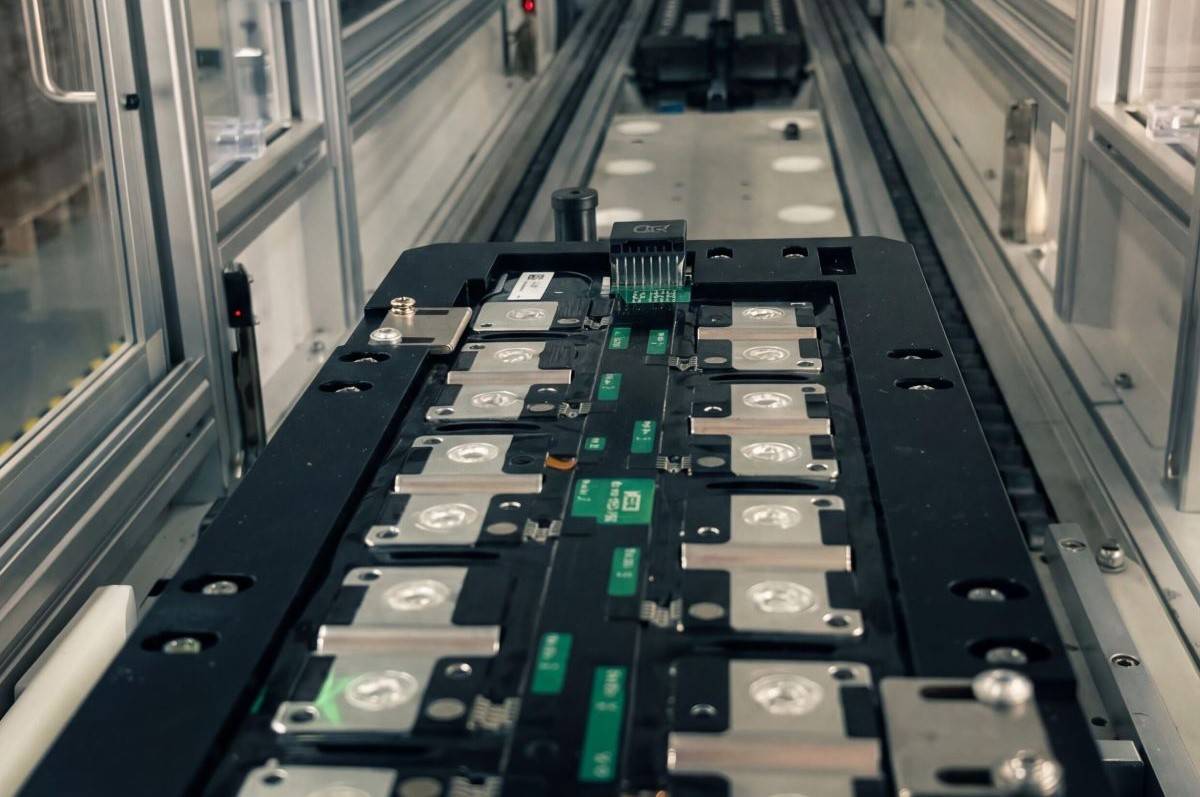 WeCo inaugura la produzione europea di batterie